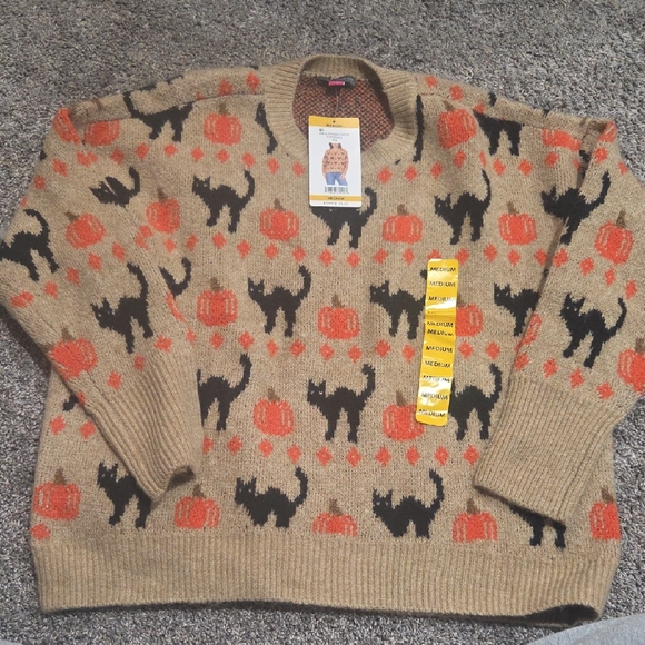 Vince Camuto Tan Sweater with Cat and Pumpkin Pattern - Picture 1 of 3